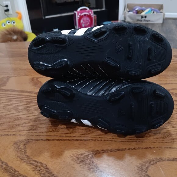 Adidas Cleats Kids Size 12 Black New - Picture 4 of 4